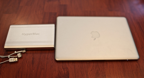 Hyperdrive's Hypermac External Macbook Battery/Charger