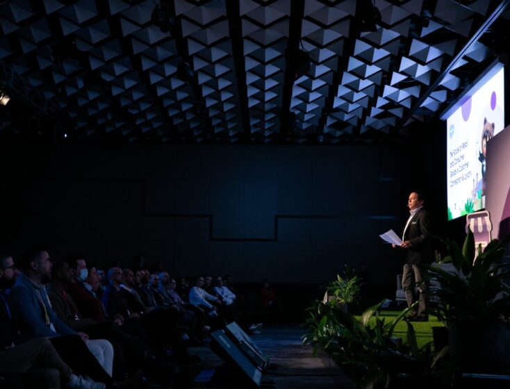 6 Business Speakers Who Will Motivate Your Teams With Their Real-Life Experiences - GRIT DAILY